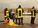 Bergung PKW im Rhein Hitdorfer Fähre P189622